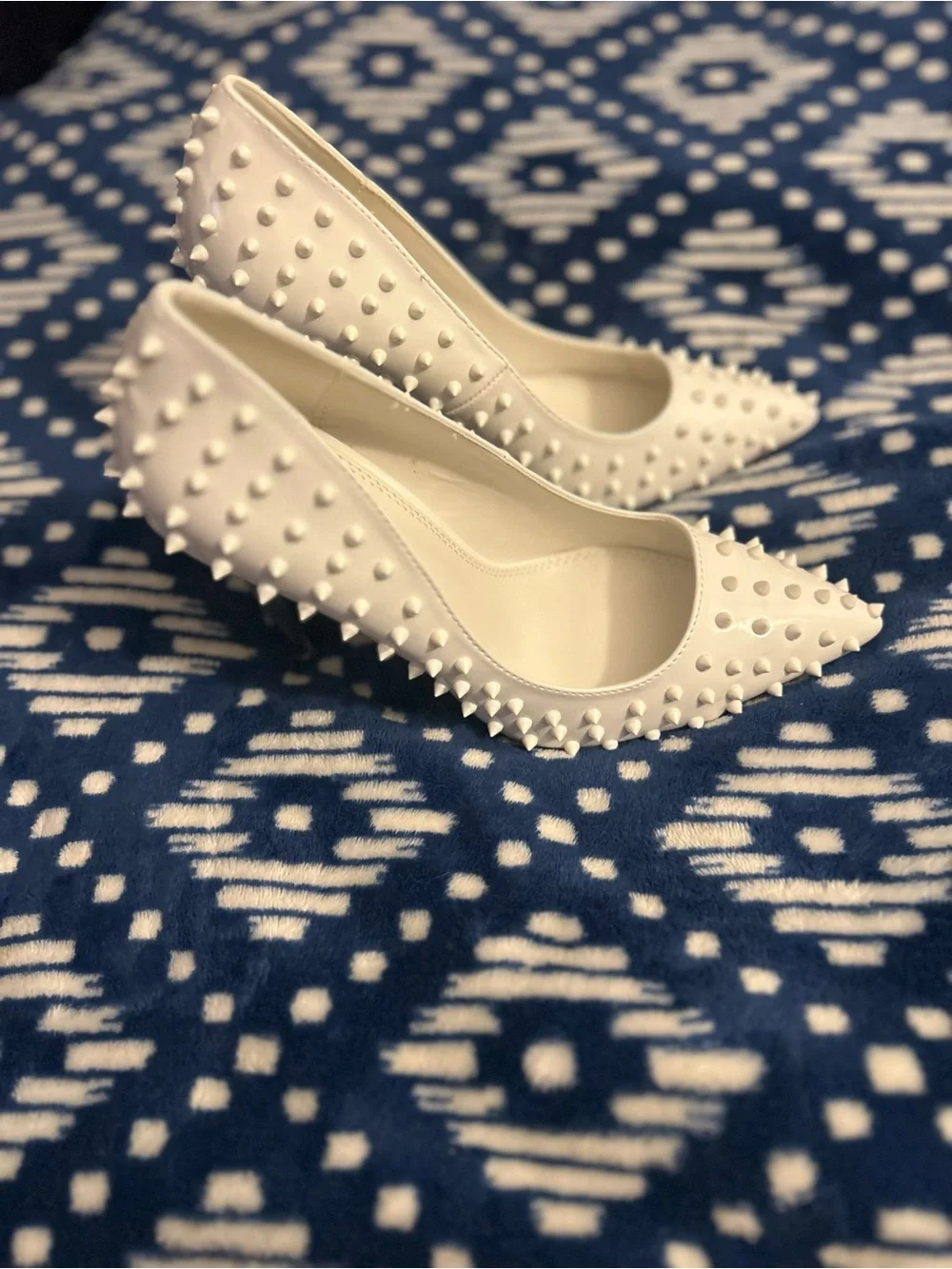 Gorgeous White Pointed Spike heels